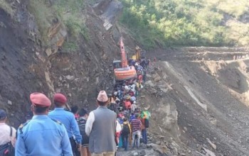 पहिरोले अवरुद्ध केआई सिंह राजमार्ग खुल्यो 